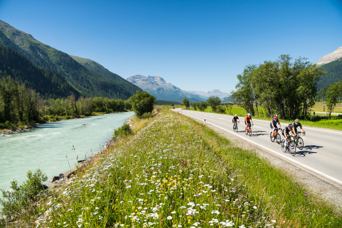 Entlang des Inn beim Engadin Radmarathon.