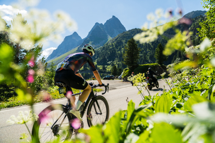 Auf dem Albulapass. La Svizra - Engadin Radmarathon.
