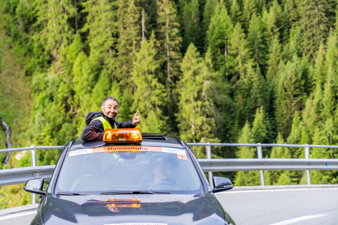 Rennleiter Flurin Bezzola. Bild: Dominik Täuber.