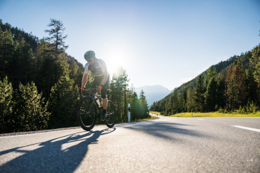 Der Prolog beim Engadin Radmarathon führt von Zernez auf den Ofenpass.